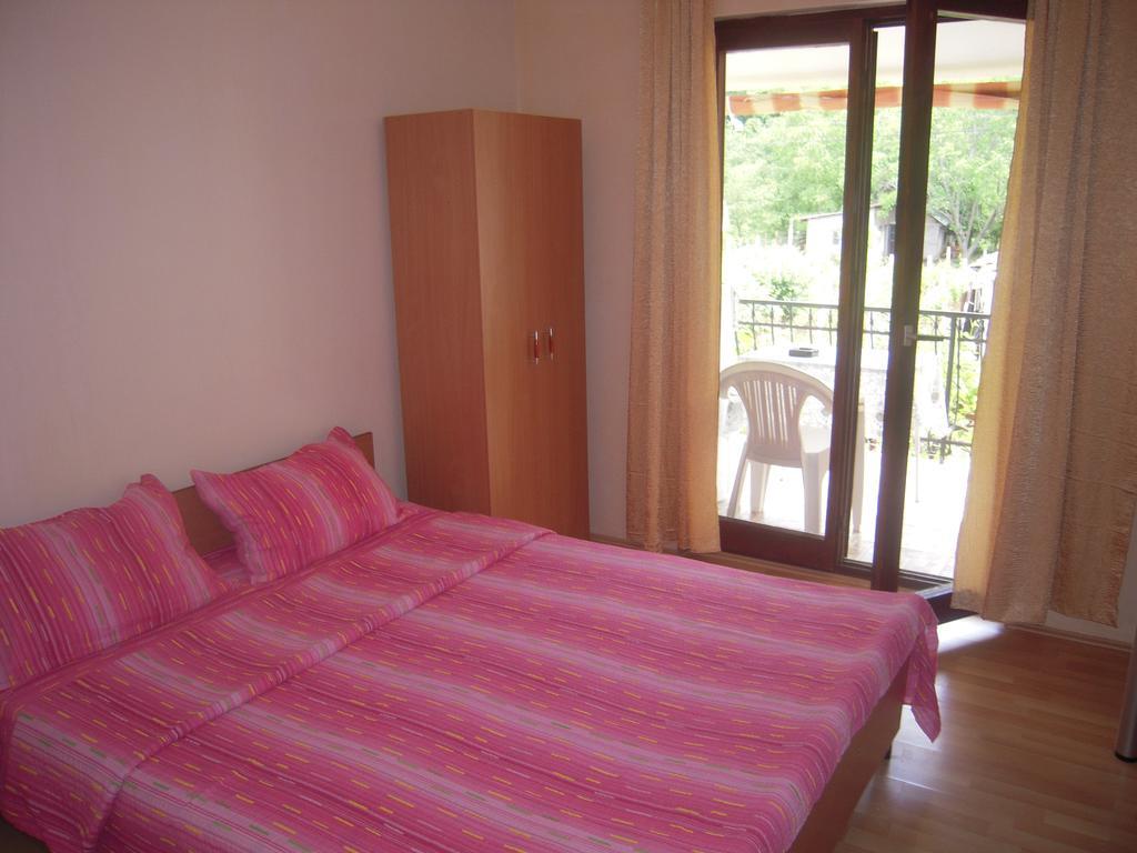 Lile Pestani Accommodation Exterior foto