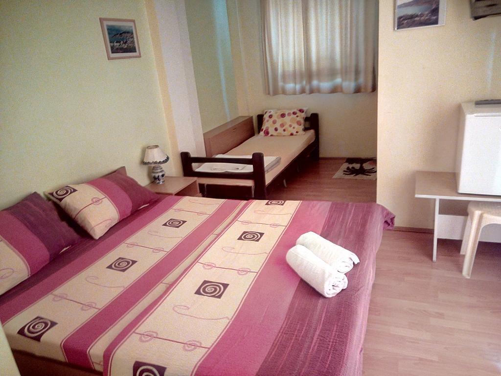 Lile Pestani Accommodation Exterior foto